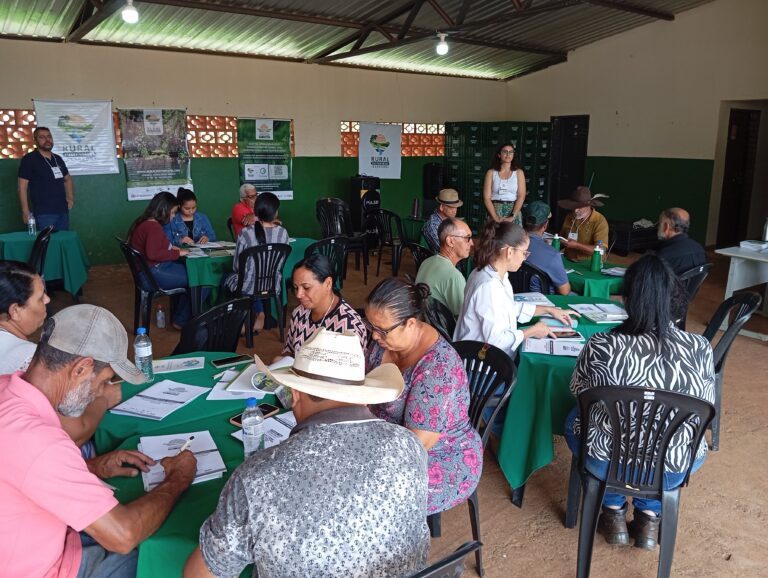 Produtores e produtoras no Polo Presencial do EaD Introdutório do PRS - Cerrado, em Uberlândia (MG)